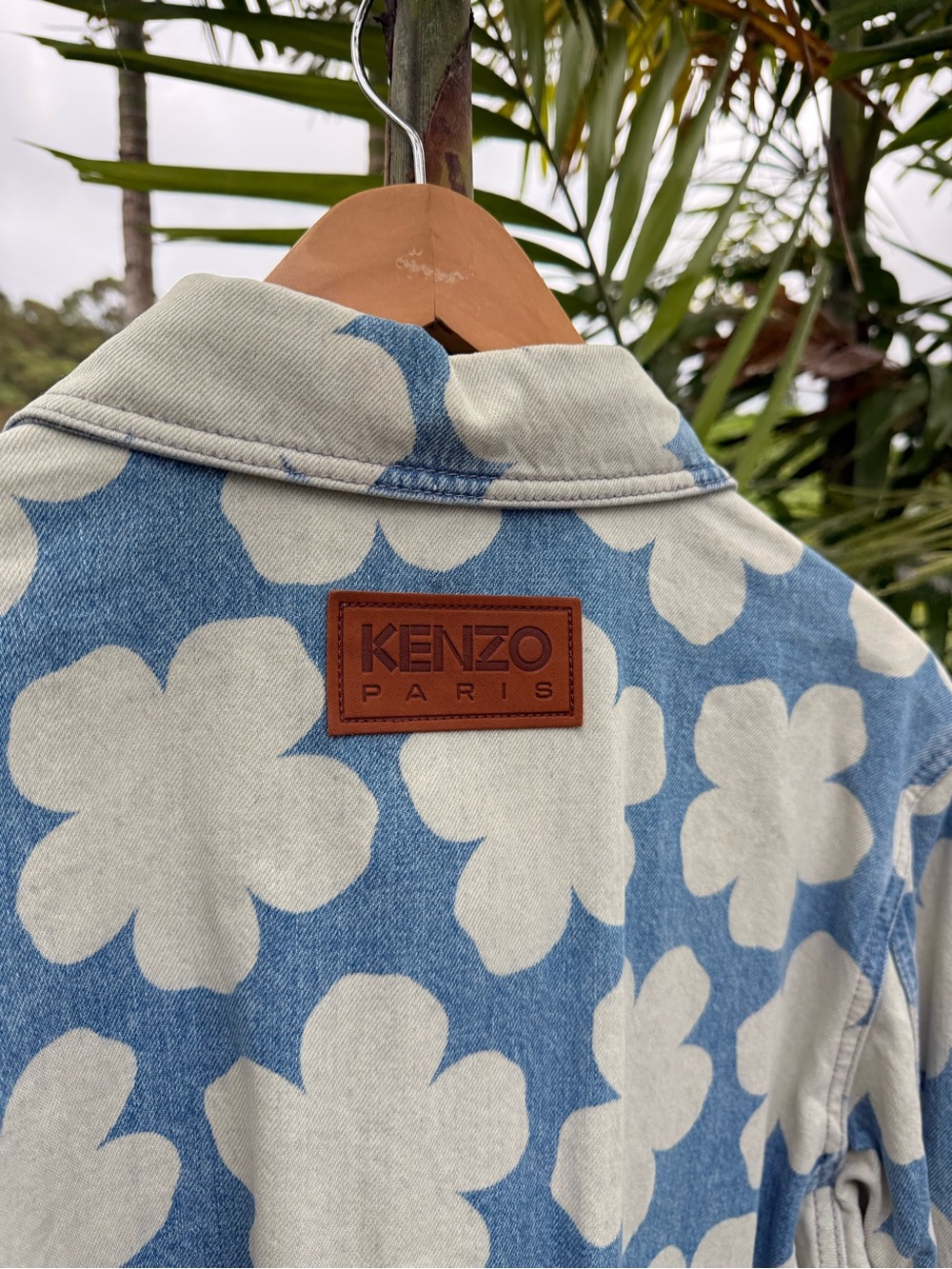 Kenzo Blue and Cream Floral Patchwork Button-Down Shirt Jacket - Picture 4 of 11